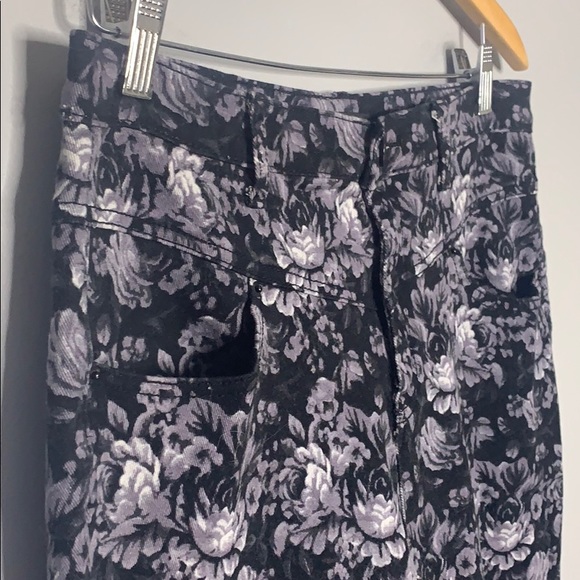 Urban Outfitters BDG High Waist Black Floral Jeans - Picture 6 of 15